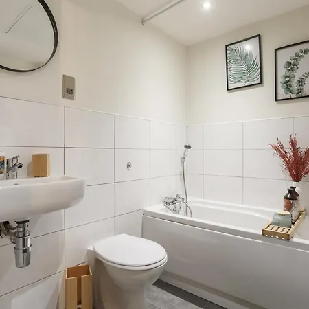 Beautiful 2 Bed With Balcony * Bradford (West Yorkshire)