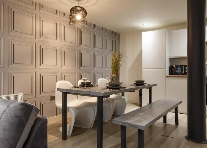 Appartement Beautiful 2 Bed With Balcony