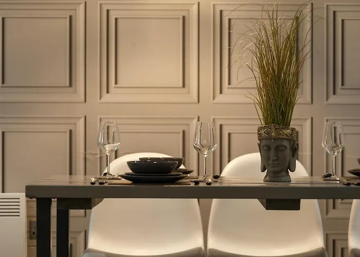 Beautiful 2 Bed With Balcony 布雷得佛