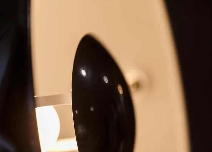 Beautiful 2 Bed With Balcony *