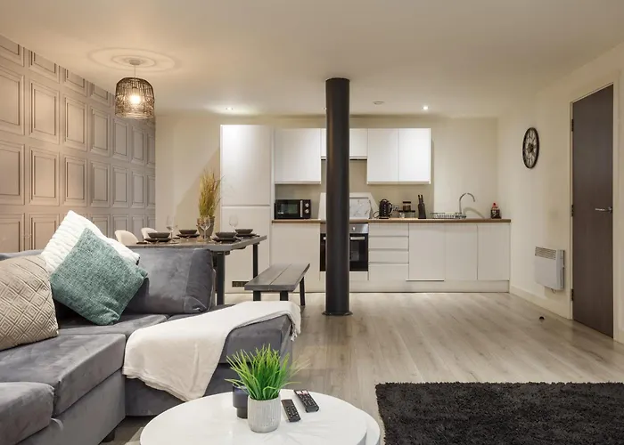 Beautiful 2 Bed With Balcony * 布雷得佛