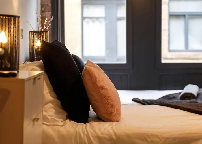 Apartment Beautiful 2 Bed With Balcony *