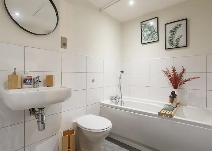 Beautiful 2 Bed With Balcony * 布雷得佛