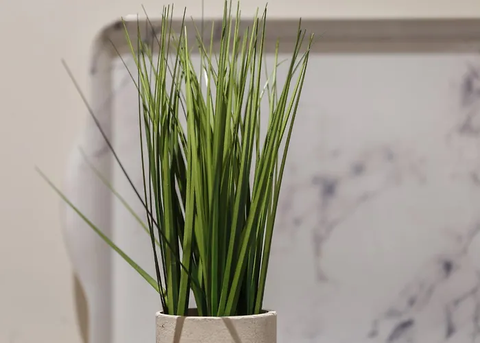 公寓 Beautiful 2 Bed With Balcony *