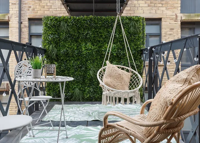 公寓 Beautiful 2 Bed With Balcony *